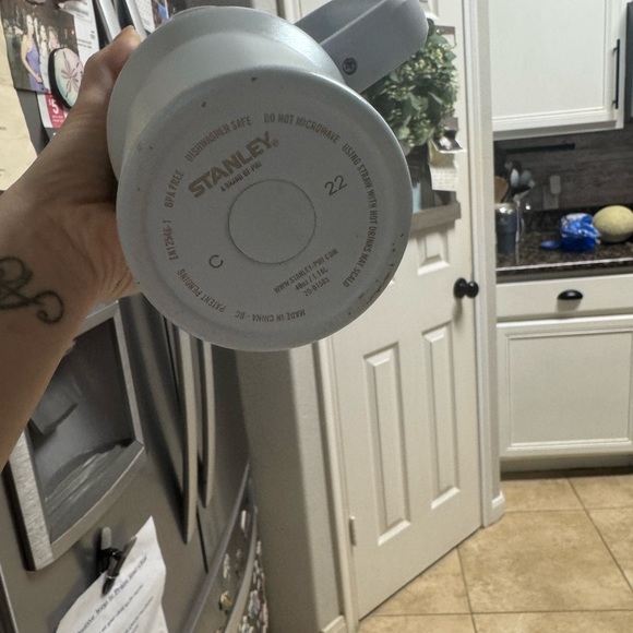 OG cloud Stanley 40oz - Picture 4 of 4